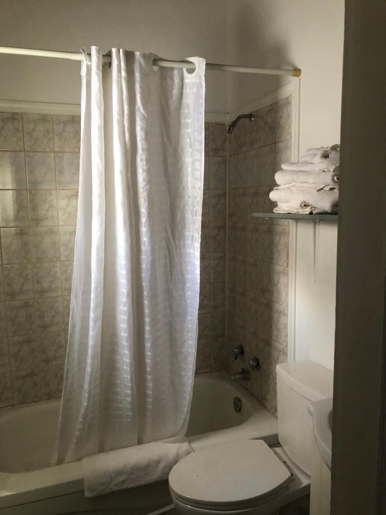Superlodge Lloydminster Ngoại thất bức ảnh